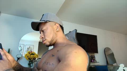 Snapshot of clark_strong chatting on February 26, 8:42 pm clark_strong online show from February 26, 8:42 pm