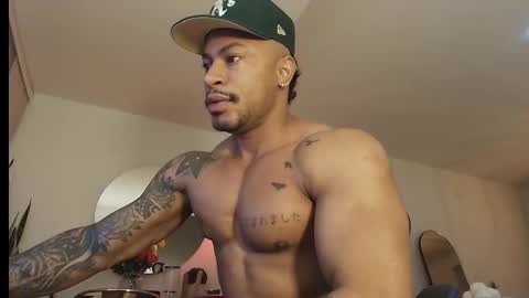 Snapshot of clark_strong chatting on September 14, 11:01 am clark_strong online show from September 14, 11:01 am
