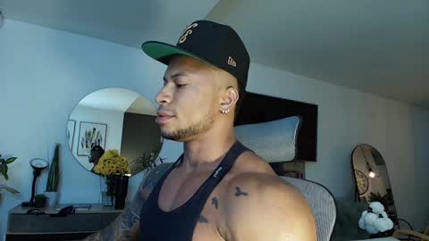 Snapshot of clark_strong chatting on January 27, 8:39 pm clark_strong online show from January 27, 8:39 pm