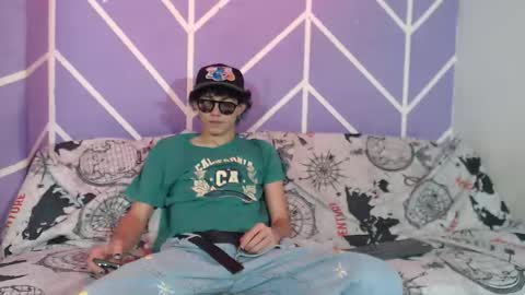 Snapshot of club_latinboys chatting on October 13, 8:04 pm club_latinboys online show from October 13, 8:04 pm