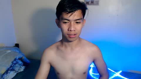 clyde_twinkx online show from July 2, 10:21 am