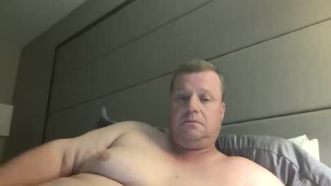 Snapshot of cmachen chatting on October 16, 1:35 am cmachen online show from October 16, 1:35 am