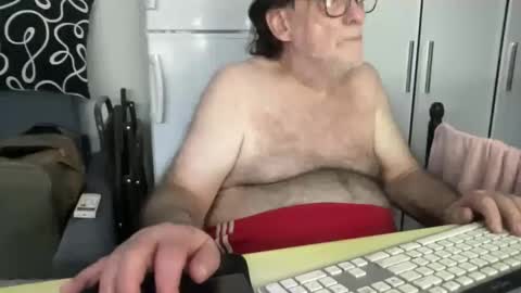 Snapshot of coach_karl chatting on September 23, 11:37 pm Coach Karl Porn Star Tip me all the way to my next trip online show from September 23, 11:37 pm
