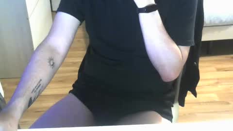 coco151 online show from April 20, 8:00 pm