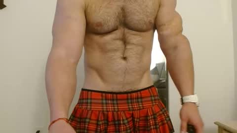 Snapshot of colbymoney chatting on December 18, 3:47 am Colby big dick money online show from December 18, 3:47 am