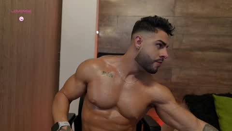 connor_h1 online show from April 11, 7:45 am