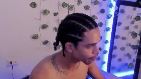 Aaron  online show from November 7, 1:25 pm