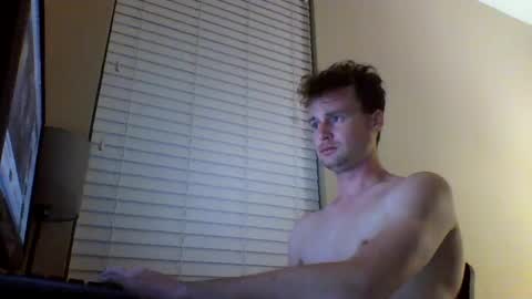 cooldude122222 online show from January 17, 2:18 am