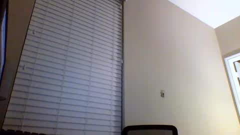 cooldude122222 online show from February 10, 2:19 am