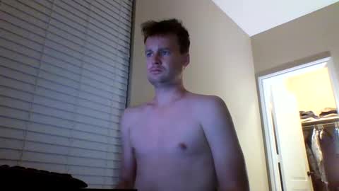 cooldude122222 online show from December 15, 6:51 am