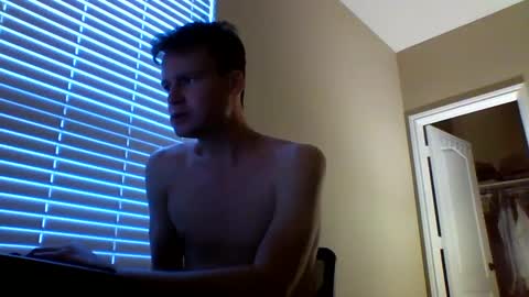 cooldude122222 online show from December 9, 2:40 pm