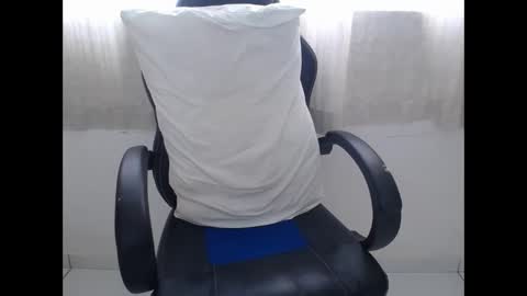 corolaxxl online show from February 3, 3:17 pm