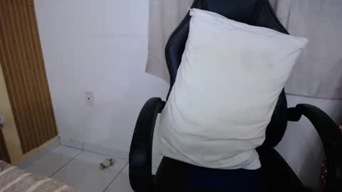 corolaxxl online show from March 10, 11:33 pm