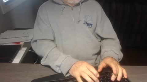 Snapshot of creamormilk chatting on October 8, 2:21 pm Creamormilk online show from October 8, 2:21 pm