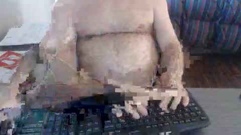 Creamormilk online show from November 4, 4:30 pm