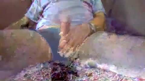 cremestaaf3 online show from October 14, 6:53 am