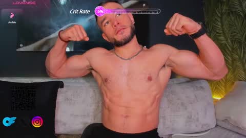 Snapshot of crhistian1_ chatting on January 12, 1:32 am CRHISTIAN online show from January 12, 1:32 am