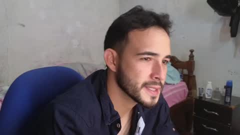 Snapshot of cris_simons chatting on February 7, 4:37 am cris_simons online show from February 7, 4:37 am