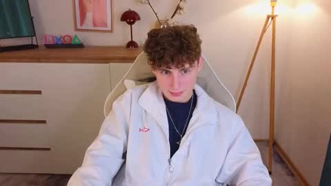 Chris online show from October 19, 3:04 pm