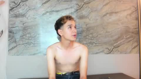 Snapshot of cristhian_cody chatting on October 11, 6:01 pm Cristhian online show from October 11, 6:01 pm