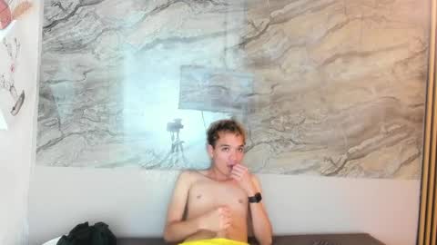Snapshot of cristhian_cody chatting on October 9, 4:56 pm Cristhian online show from October 9, 4:56 pm