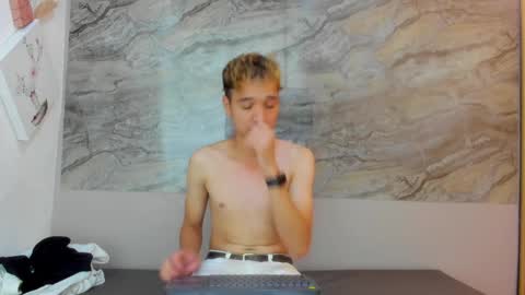 Snapshot of cristhian_cody chatting on October 4, 3:50 pm Cristhian online show from October 4, 3:50 pm