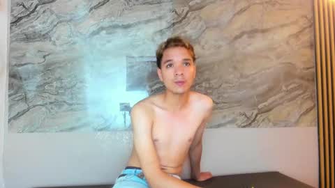 Snapshot of cristhian_cody chatting on October 16, 1:30 pm Cristhian online show from October 16, 1:30 pm