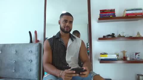 Snapshot of cristian_disick chatting on December 9, 5:46 pm cristian_disick online show from December 9, 5:46 pm