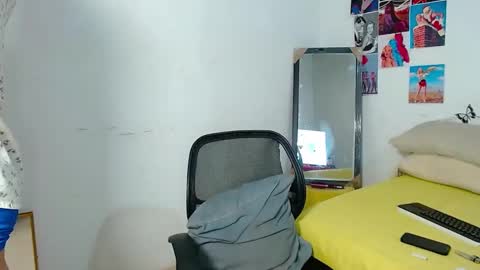 Snapshot of cristofer_hot98 chatting on March 7, 1:42 am Cristofer online show from March 7, 1:42 am