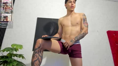 Snapshot of cristopher23_ chatting on January 10, 8:04 pm cristopher23 online show from January 10, 8:04 pm