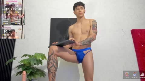 Snapshot of cristopher23_ chatting on January 13, 8:04 pm cristopher23 online show from January 13, 8:04 pm