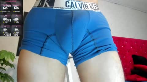 Snapshot of cristopher23_ chatting on December 17, 8:10 pm cristopher23 online show from December 17, 8:10 pm