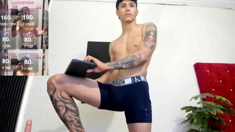 Snapshot of cristopher23_ chatting on March 6, 8:16 pm cristopher23 online show from March 6, 8:16 pm