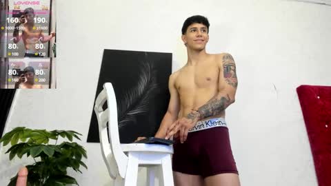 Snapshot of cristopher23_ chatting on January 26, 7:52 pm cristopher23 online show from January 26, 7:52 pm