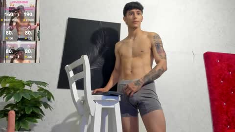 Snapshot of cristopher23_ chatting on January 4, 8:05 pm cristopher23 online show from January 4, 8:05 pm