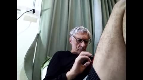 BIG UNCUT HARD COCK online show from December 5, 1:25 am