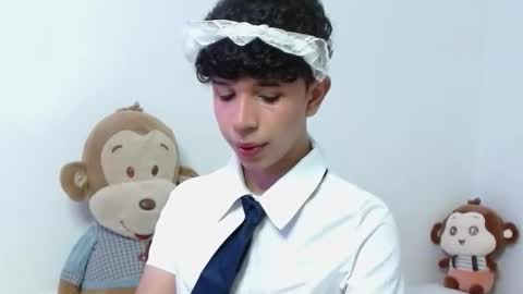 Snapshot of cuddly_twinkie chatting on October 19, 3:22 am Cuddly online show from October 19, 3:22 am