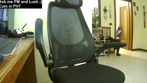 Snapshot of culonudo23 chatting on January 30, 4:45 pm Leo online show from January 30, 4:45 pm