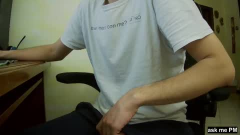 Snapshot of culonudo23 chatting on December 27, 10:26 pm Leo online show from December 27, 10:26 pm