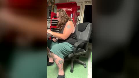 cumdaddyy92 online show from April 23, 5:34 am