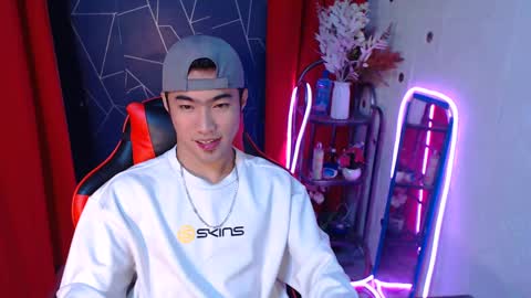 Snapshot of cumhavefun25 chatting on December 3, 2:38 pm ask me online show from December 3, 2:38 pm