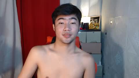 Snapshot of cumhavefun25 chatting on October 10, 12:15 am ask me online show from October 10, 12:15 am