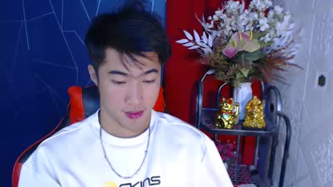 Snapshot of cumhavefun25 chatting on March 10, 5:39 pm ask me online show from March 10, 5:39 pm