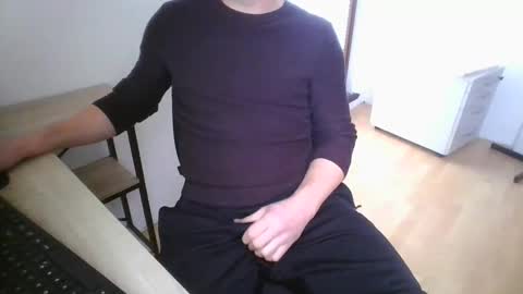 Snapshot of cumrocco009 chatting on December 16, 10:50 am cumrocco online show from December 16, 10:50 am