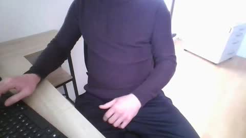 Snapshot of cumrocco009 chatting on February 4, 10:21 am cumrocco online show from February 4, 10:21 am