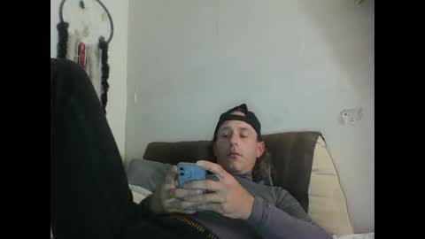 Snapshot of cumslutboi27 chatting on January 22, 4:23 am cumslutboi27 online show from January 22, 4:23 am