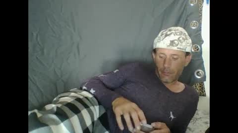 Snapshot of cumslutboi27 chatting on February 14, 6:56 am cumslutboi27 online show from February 14, 6:56 am