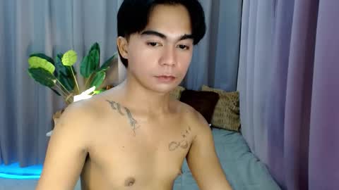 Xyrien online show from April 22, 9:03 am