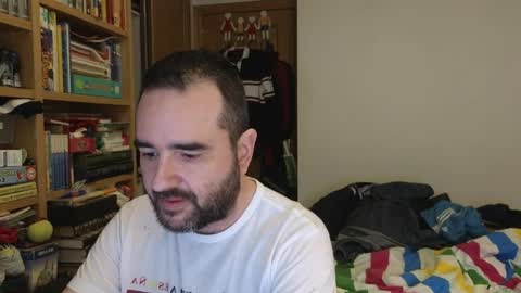 curiosillo1983 online show from April 6, 7:53 am