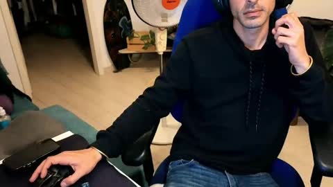 curiousgenie online show from April 24, 10:45 pm